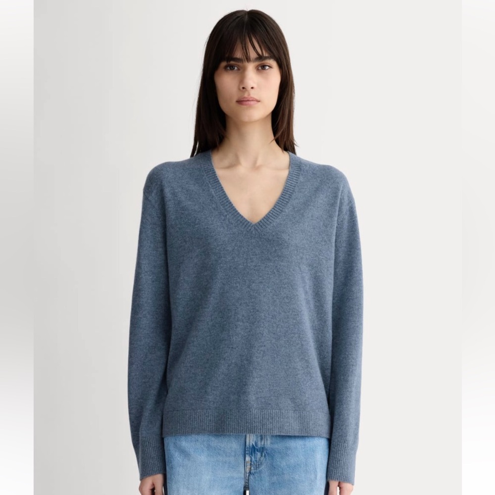 Everlane Classic V Cashmere Sweater XS in Denim Blue